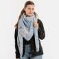 Preview: KNIT FACTORY Dreieckschal LEA beige crystal blue