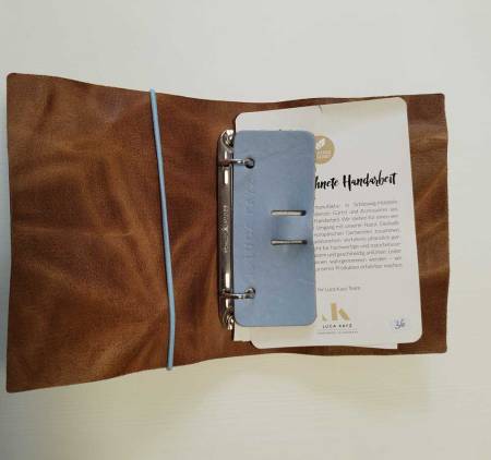 LUCA KAYZ Memo-Kalender DIN A6 Reptile cognac Band blau