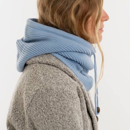 KNIT FACTORY Kapuzenschal EVY crystal blue
