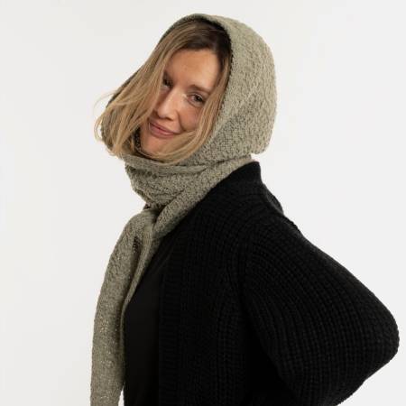 Preview: KNIT FACTORY Kapuzenschal BLAKE urban green