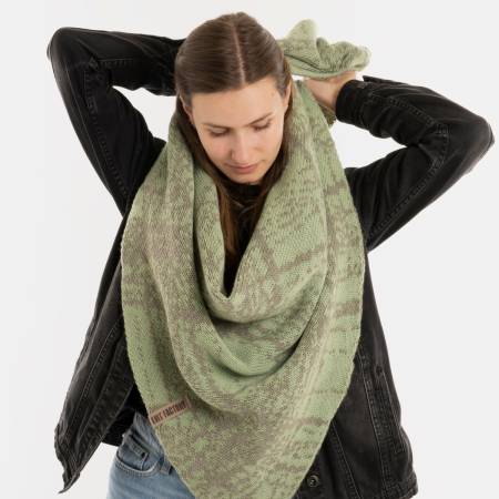 KNIT FACTORY Dreieckschal LEA urban green sage green