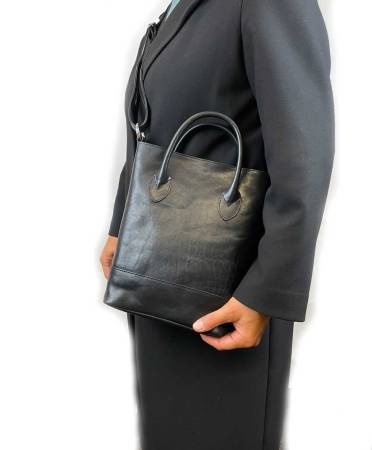 LUCA KAYZ Handtasche JUNO schwarz
