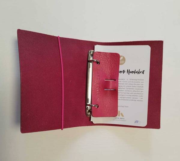 LUCA KAYZ Memo-Kalender DIN A6 Calvados fuchsia Band pink