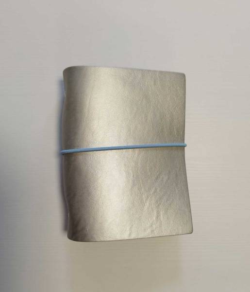 LUCA KAYZ Memo-Kalender DIN A6 Calvados silber Band blau