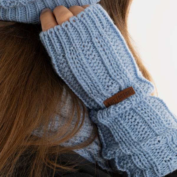 KNIT FACTORY Handstulpen NICA crystal blue