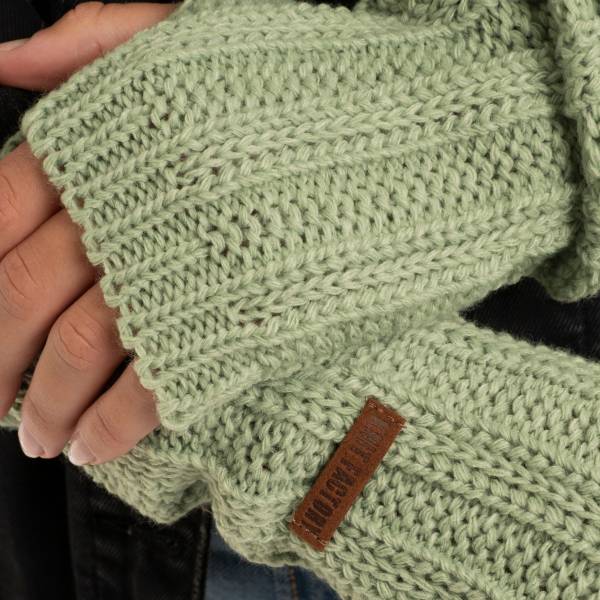 KNIT FACTORY Handstulpen NICA sage green