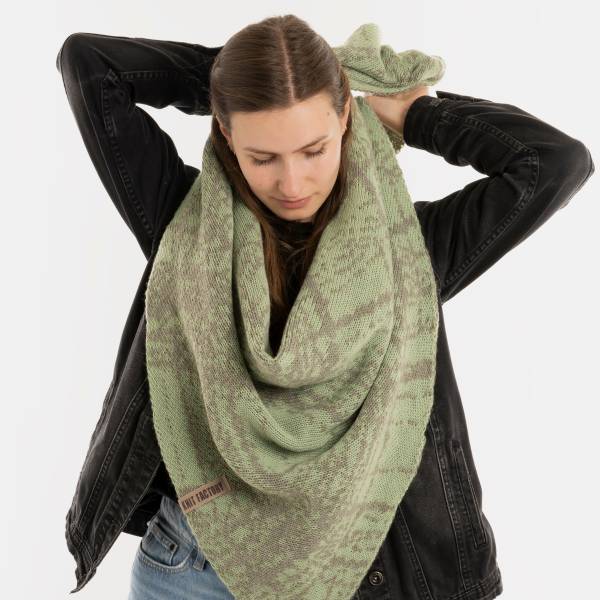 KNIT FACTORY Dreieckschal LEA urban green sage green